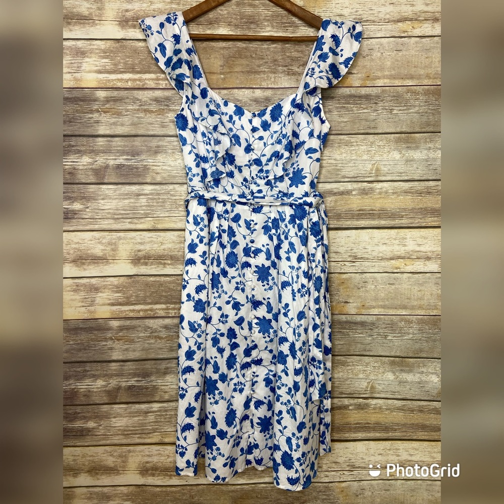 Gal Meets Glam Blue and White Floral Midi Dress